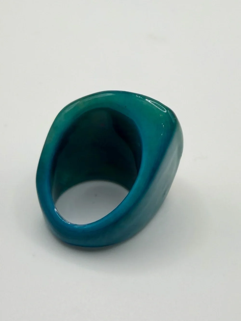Vtg Chunky Ring Abstract Resin 6.5 Teal Yellow Black Flame Feather Marbled 1970s